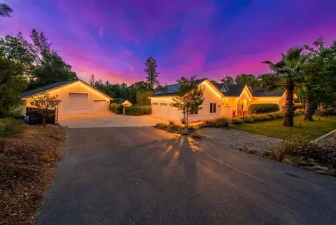 Exterior - 8101 Montgomery Cir, Redding, CA 96001 photo 23 of 33