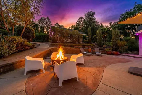 Exterior - 8101 Montgomery Cir, Redding, CA 96001 photo 16 of 33