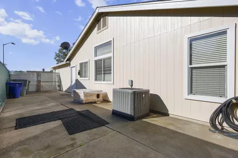 Exterior - 1959 Alexis Ct, Redding, CA 96002 photo 6 of 9
