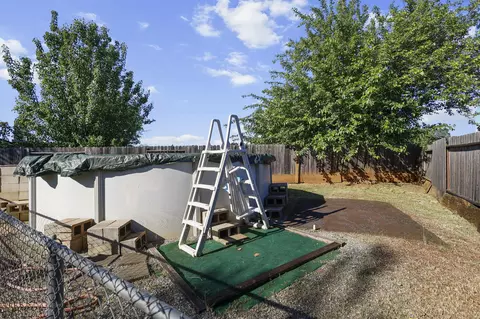 Exterior - 1959 Alexis Ct, Redding, CA 96002 photo 8 of 9