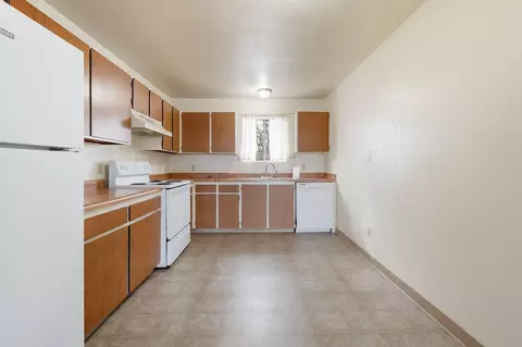 Kitchen - 3140 C St, Redding, CA 96002 photo 2 of 4