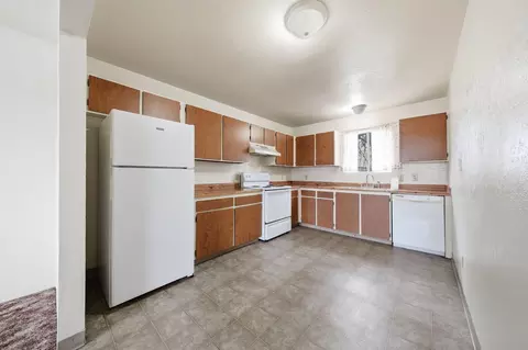 Kitchen - 3140 C St, Redding, CA 96002 photo 1 of 4