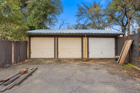 Exterior - 3140 C St, Redding, CA 96002 photo 10 of 12