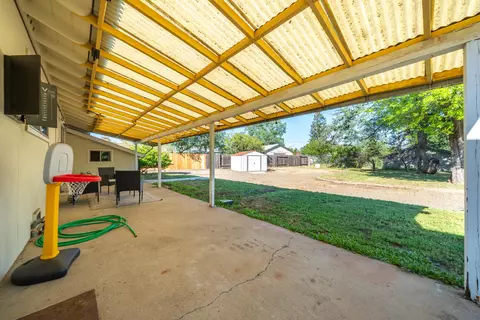 Exterior - 5802 Mountain View Dr, Redding, CA 96003 photo 3 of 16