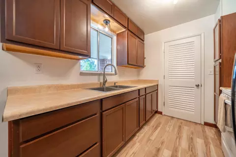 Kitchen - 5802 Mountain View Dr, Redding, CA 96003 photo 3 of 4