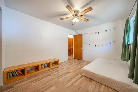 Bedroom - 5802 Mountain View Dr, Redding, CA 96003 photo 3 of 5