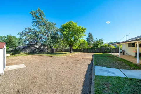 Exterior - 5802 Mountain View Dr, Redding, CA 96003 photo 10 of 16