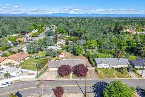 View/Area - 5802 Mountain View Dr, Redding, CA 96003 photo 2 of 4