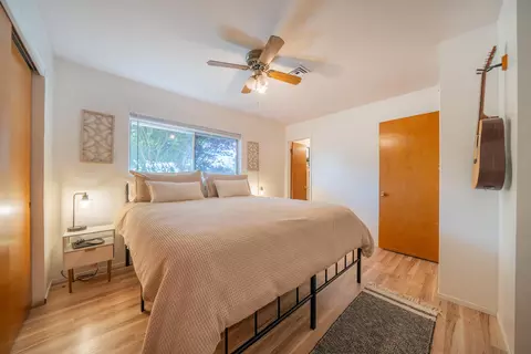 Bedroom - 5802 Mountain View Dr, Redding, CA 96003 photo 4 of 5