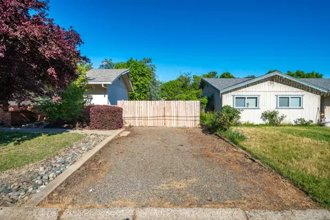 Exterior - 5802 Mountain View Dr, Redding, CA 96003 photo 15 of 16