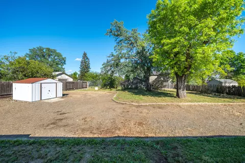 Exterior - 5802 Mountain View Dr, Redding, CA 96003 photo 11 of 16