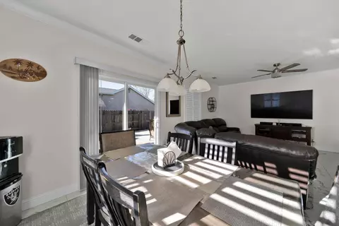 Dining - 1397 Empress Ln, Redding, CA 96002 photo 2 of 2