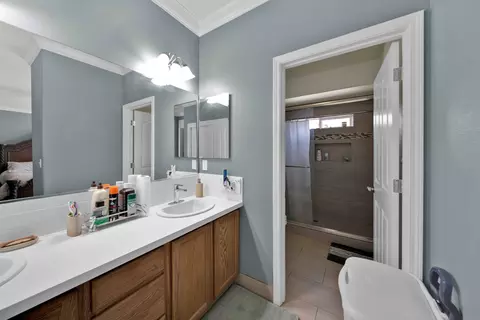 Bath - 1397 Empress Ln, Redding, CA 96002 photo 1 of 5
