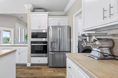 Kitchen - 4039 Winter Green Ct, Redding, CA 96001 photo 6 of 6