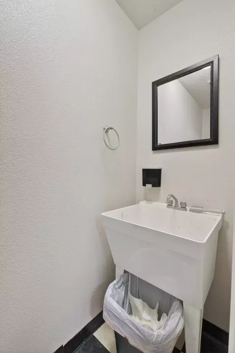 Bath - 4039 Winter Green Ct, Redding, CA 96001 photo 11 of 11