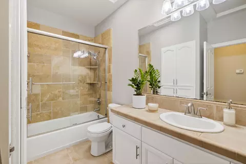 Bath - 4039 Winter Green Ct, Redding, CA 96001 photo 7 of 11