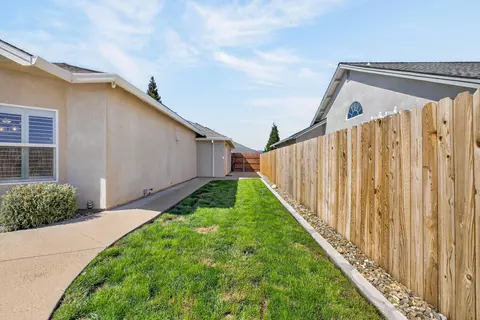 Exterior - 4039 Winter Green Ct, Redding, CA 96001 photo 12 of 12