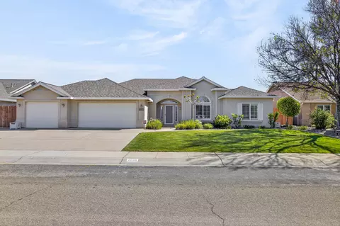 Exterior - 4039 Winter Green Ct, Redding, CA 96001 photo 2 of 12