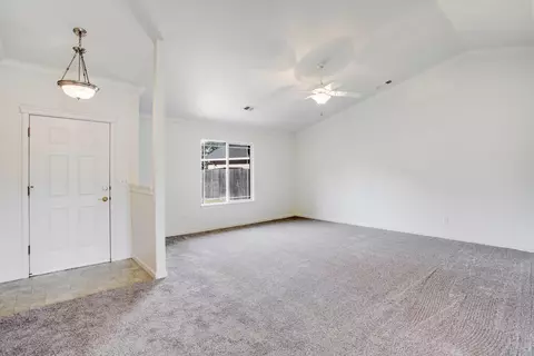 Living - 2762 Citrine Ave, Redding, CA 96001 photo 3 of 4