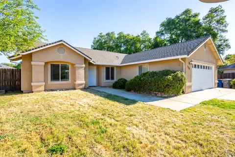 Exterior - 2762 Citrine Ave, Redding, CA 96001 photo 6 of 7