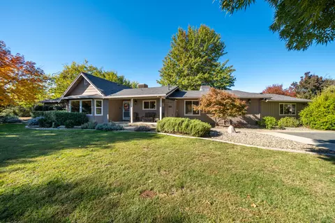 Exterior - 7429 Danish Ln, Redding, CA 96002 photo 5 of 48