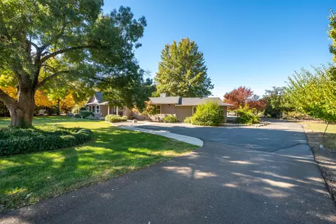 Exterior - 7429 Danish Ln, Redding, CA 96002 photo 4 of 48