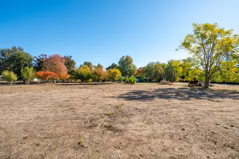 Exterior - 7429 Danish Ln, Redding, CA 96002 photo 37 of 48