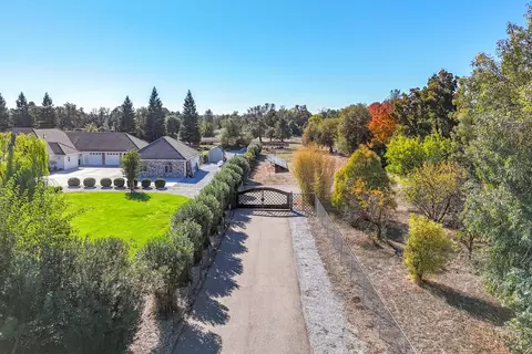 View/Area - 7429 Danish Ln, Redding, CA 96002 photo 8 of 11