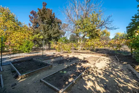 Exterior - 7429 Danish Ln, Redding, CA 96002 photo 26 of 48