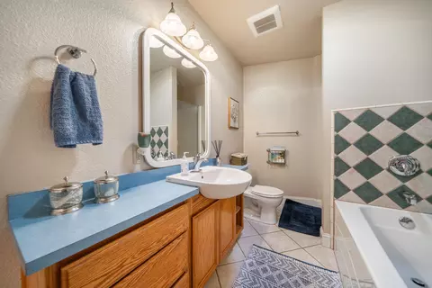 Bath - 7429 Danish Ln, Redding, CA 96002 photo 1 of 5