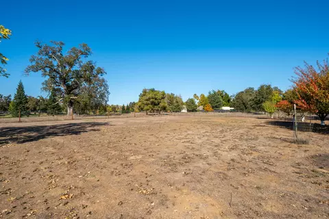 Exterior - 7429 Danish Ln, Redding, CA 96002 photo 33 of 48