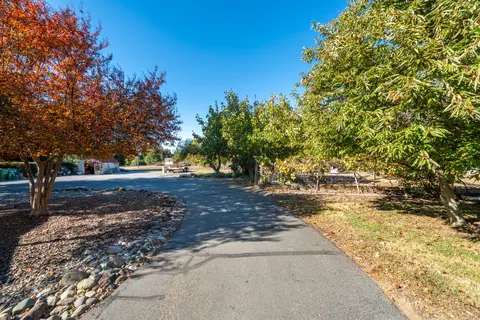 Exterior - 7429 Danish Ln, Redding, CA 96002 photo 21 of 48