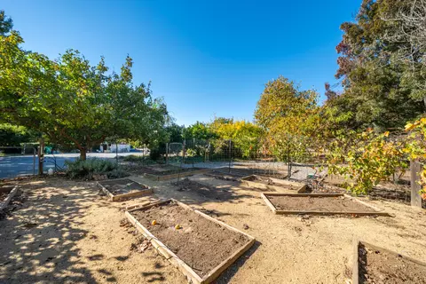 Exterior - 7429 Danish Ln, Redding, CA 96002 photo 25 of 48