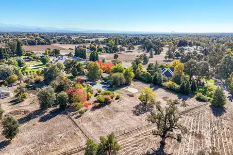 View/Area - 7429 Danish Ln, Redding, CA 96002 photo 6 of 11