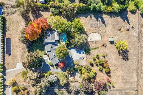 View/Area - 7429 Danish Ln, Redding, CA 96002 photo 10 of 11