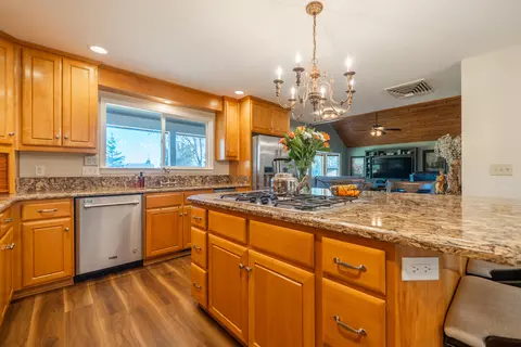 Kitchen - 7429 Danish Ln, Redding, CA 96002 photo 4 of 8