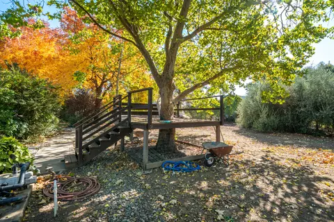 Exterior - 7429 Danish Ln, Redding, CA 96002 photo 44 of 48