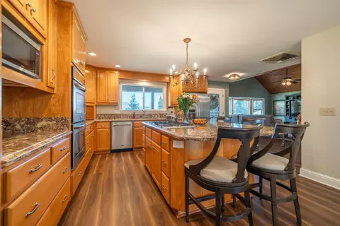 Kitchen - 7429 Danish Ln, Redding, CA 96002 photo 3 of 8