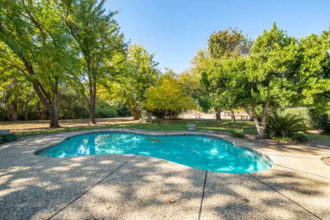 Exterior - 7429 Danish Ln, Redding, CA 96002 photo 16 of 48