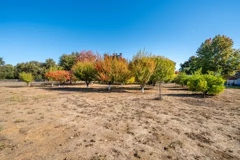 Exterior - 7429 Danish Ln, Redding, CA 96002 photo 34 of 48