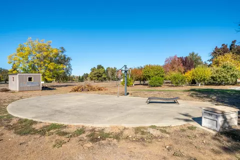 Exterior - 7429 Danish Ln, Redding, CA 96002 photo 40 of 48