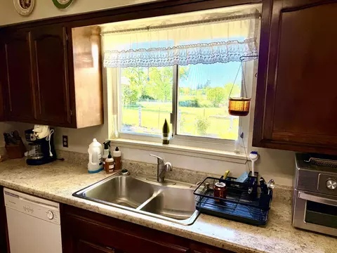 Kitchen - 4856 Pheasant Dr, Anderson, CA 96007 photo 3 of 3