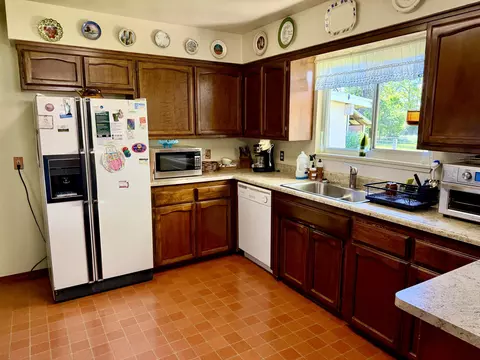 Kitchen - 4856 Pheasant Dr, Anderson, CA 96007 photo 1 of 3
