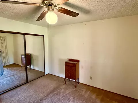 Bedroom - 4856 Pheasant Dr, Anderson, CA 96007 photo 2 of 4