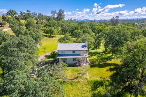 23900 Sunnyslope Dr, Millville, CA 96062