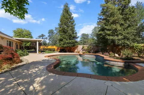 Exterior - 2588 Valencia St, Redding, CA 96003 photo 3 of 6