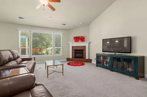Living - 2588 Valencia St, Redding, CA 96003 photo 2 of 2