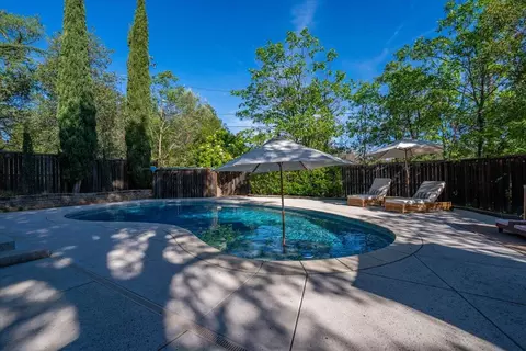 1050 Royal Oaks Dr, Redding, CA 96001 photo 14