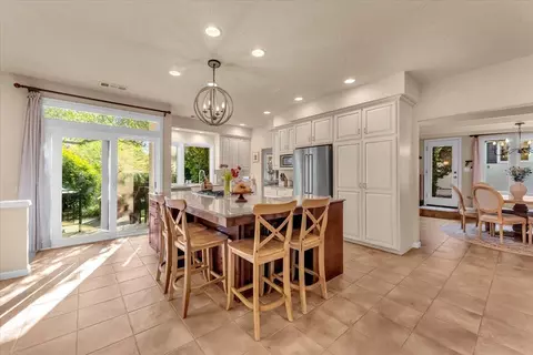 1050 Royal Oaks Dr, Redding, CA 96001 photo 7