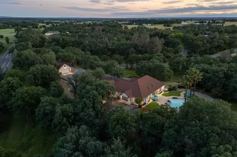 21992 Los Altos Dr, Palo Cedro, CA 96073